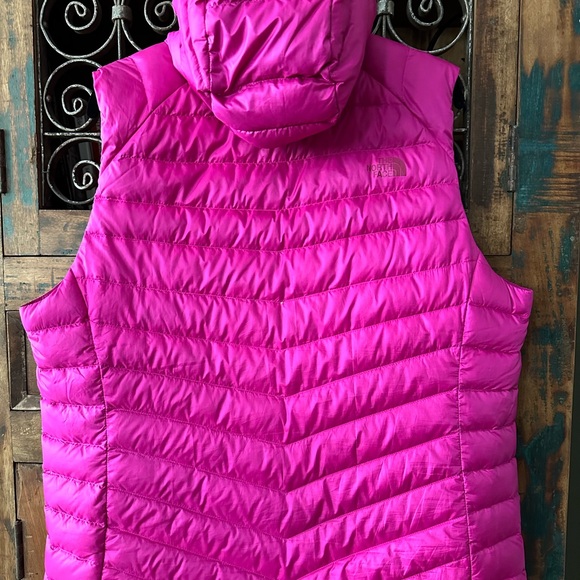 The North Face Women's Puffer Vest - Pink - Picture 2 of 4